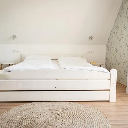 Apartament Szigligeti Mandula Kert Vendeghaz *