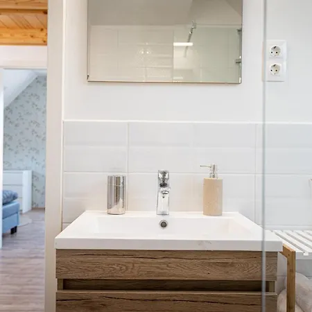 Szigligeti Mandula Kert Vendeghaz Szigliget